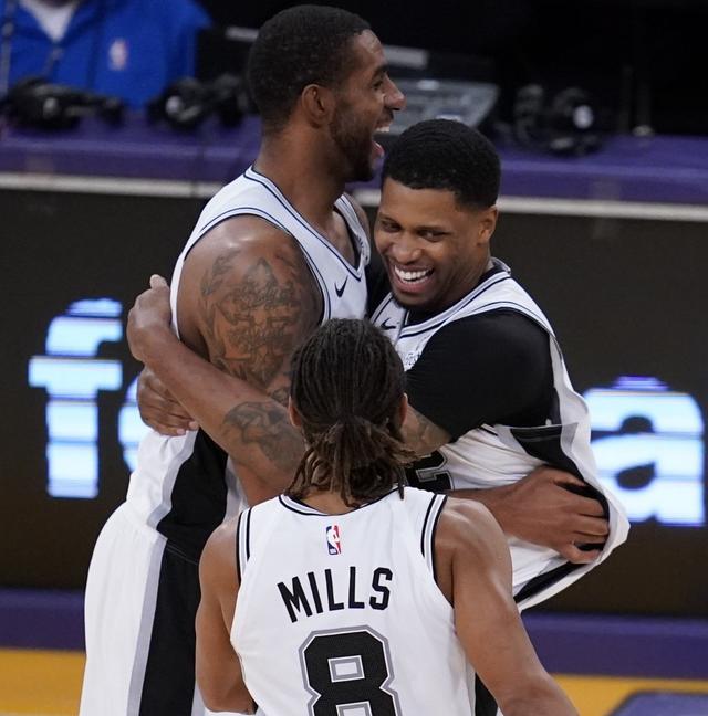 在比赛中屡 在比赛中屡